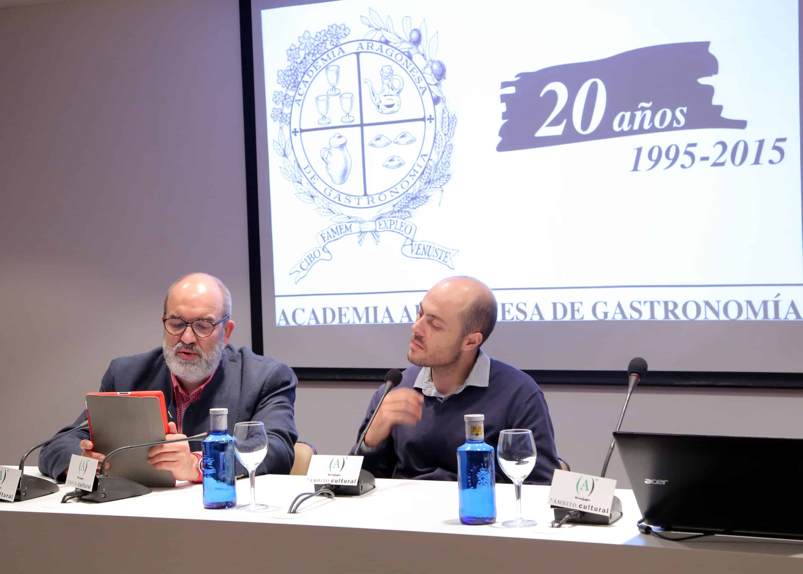 Javier Matinero, del restaurante El Trasiego de Barbastro, fue el próximo invitado al ciclo «Cocineros aragoneses y su territorio». Estuvo acompañado por Juan Barbacil, secretario de la Academia Aragonesa de Gastronomía.