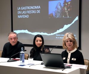 La gastronomía en las fiestas de Navidad ha sido la nueva charla de la Academia Aragonesa de Gastronomía en el Ámbito Cultural de El Corte Inglés.